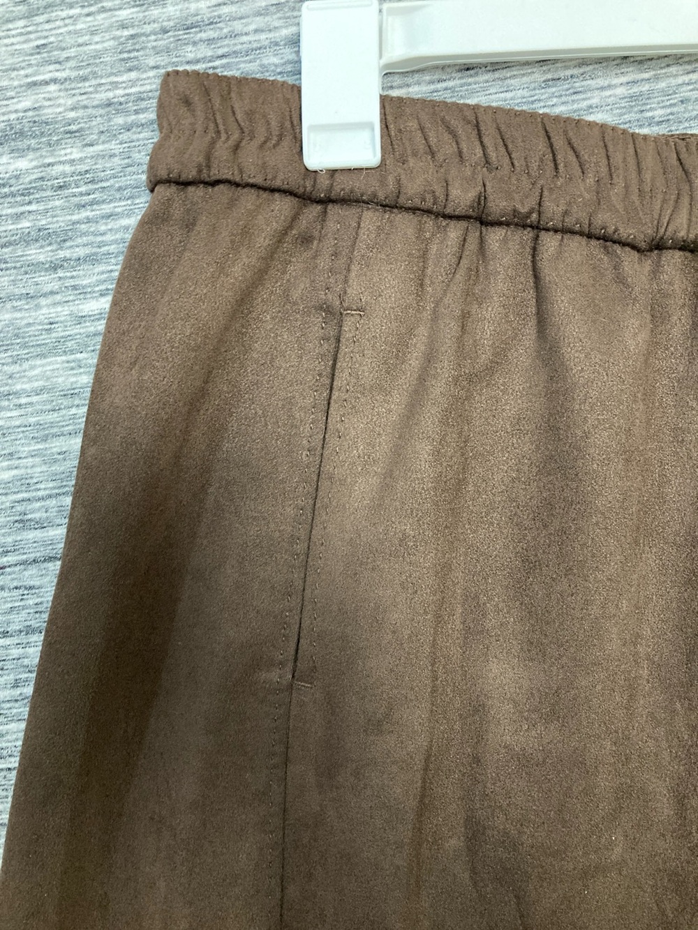 Max Studio Brown Elastic-Waist Faux Suede Barrel Tapered Pants - Picture 4 of 7